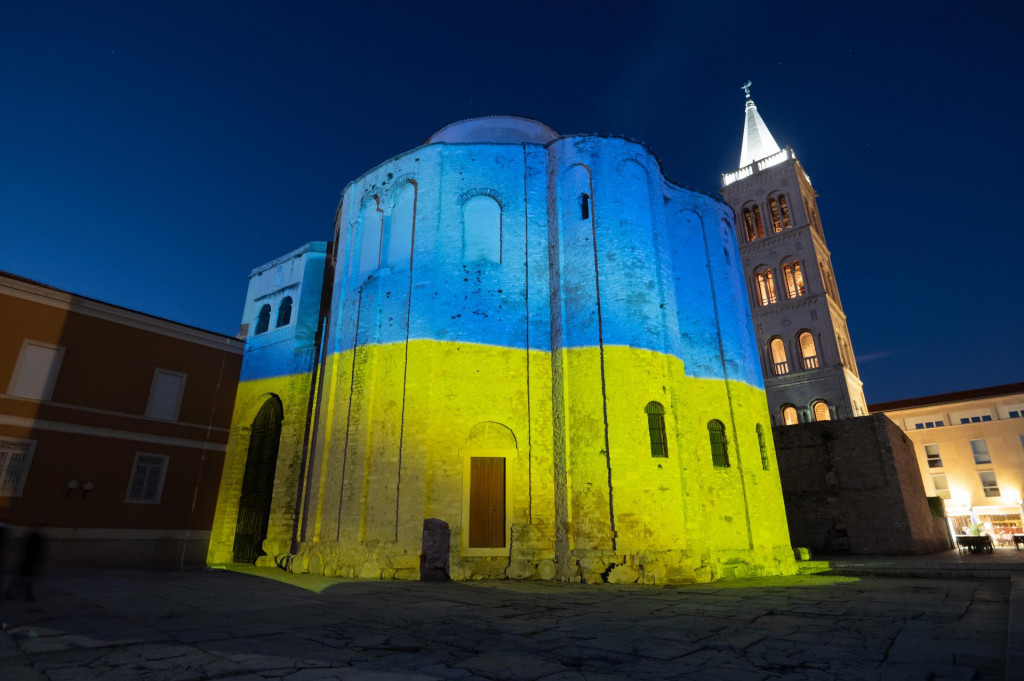 Crkva Sv. Donata na Forumu veceras je u znak podrske ukrajinskom narodu obojana u boje ukrajinske zastave&lt;br /&gt;
 