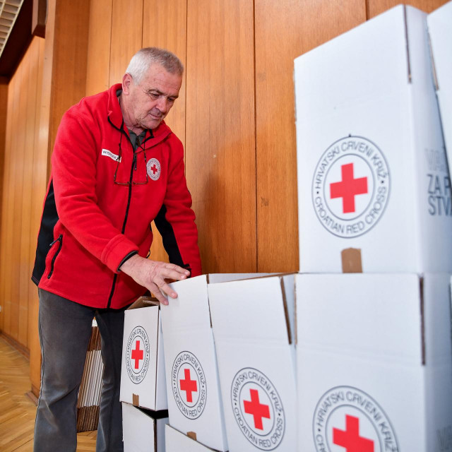 U Sporstkoj dvorani u Dubrovniku počelo je prikupljanje humanitarne pomoći za Ukrajinu