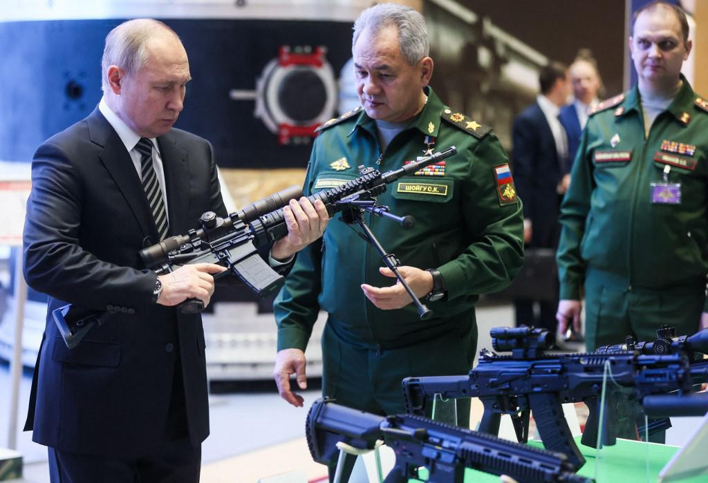 Šojgua s Putinom veže ljubav prema oružju&lt;br /&gt;
 