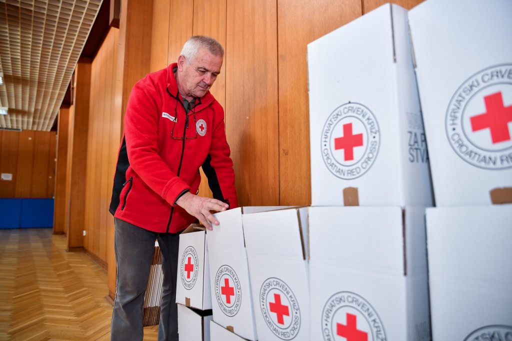 U Sporstkoj dvorani u Dubrovniku počelo je prikupljanje humanitarne pomoći za Ukrajinu
