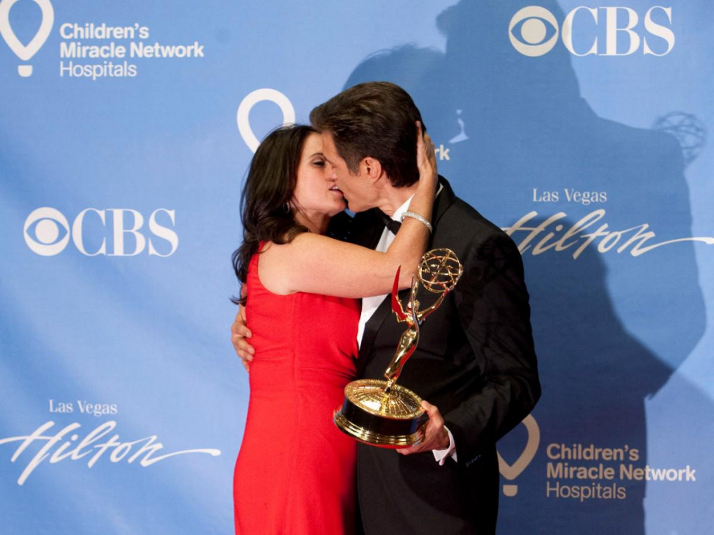 Sa suprugom Lisom na dodjeli Emmyja: u brojnim intervjuima dr. Oz naglašava njihovu ljubav i odnos