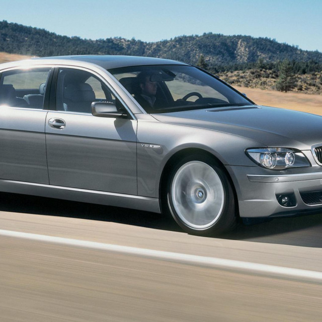<p>BMW 760Li</p>
