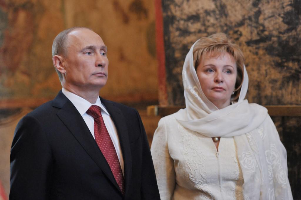 Vladimir Putin sa suprugom Ljudmilom, od koje se razveo i s kojom ima dvije kćeri. On o privatnome životu ne želi govoriti  AFP