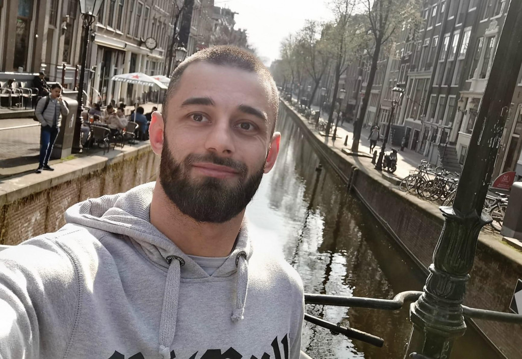 &lt;p&gt;Selfie - Gordan Lovrić u điru Amsterdamom&lt;/p&gt;
