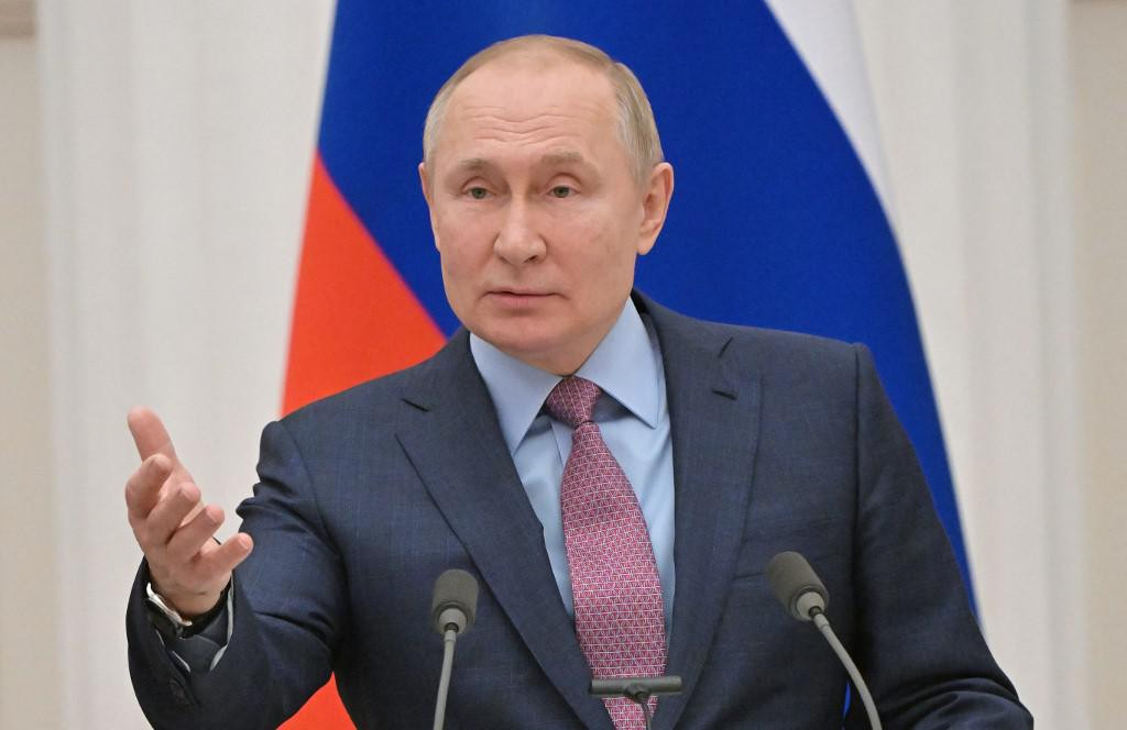 &lt;p&gt;Nije poznato kako Vladimir Putin komentira procjenu Instituta za međunarodne financije da će se u 2022. godini ekonomija smanjiti za 15 posto te dodatnih tri posto u 2023.&lt;/p&gt;
