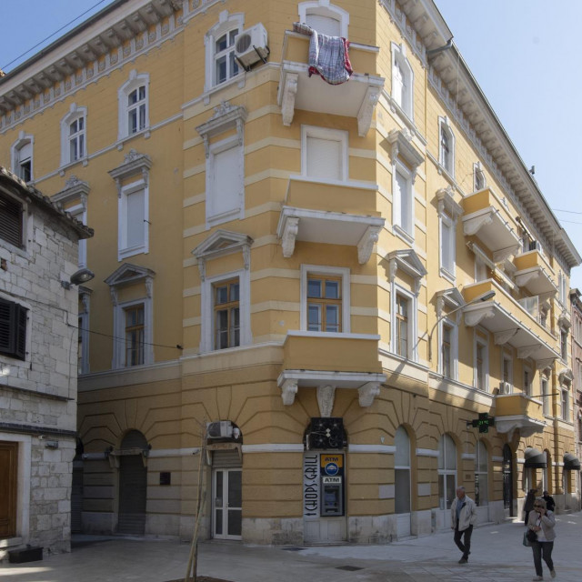 &lt;p&gt;Obnovljena Tončićeva ulica u centru Splita još uvijek nije službeno puštena u upotrebu&lt;/p&gt;
