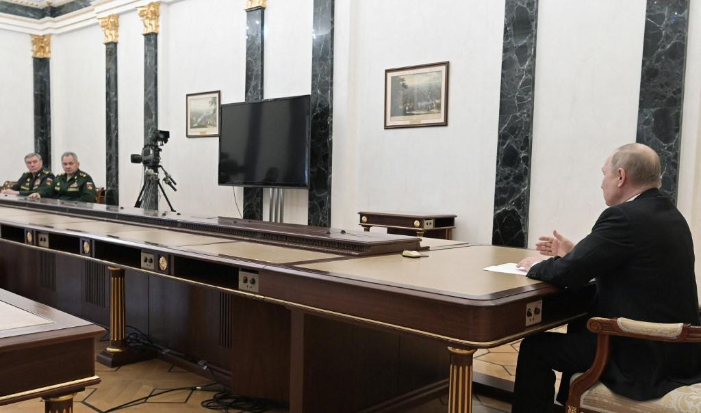 &lt;p&gt;Putin, Šojgu i Gerasimov na sastanku 27. veljače&lt;/p&gt;
