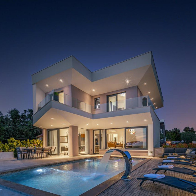 <p>Villa Costa u Zatonu primjer je ukusne gradnje i skladnog uređenja</p>