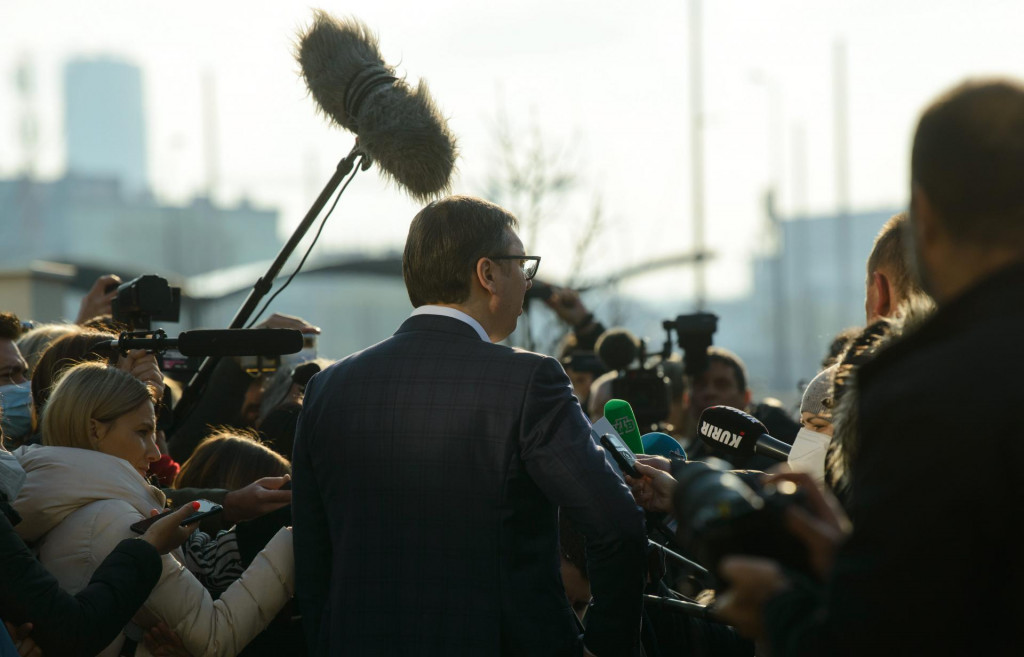 &lt;p&gt;Na fotorafiji: predsjednik Srbije i predsjednicki kandidat Aleksandar Vučić daje izjavu za medije nakon glasanja&lt;/p&gt;