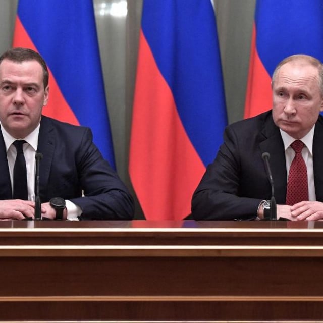 &lt;p&gt;Dmitrij Medvedev i Vladimir Putin&lt;/p&gt;