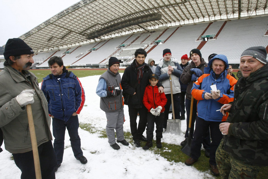 &lt;p&gt;Predsjednik Hajduka Hrvoje Maleš učinio je sve da se u veljači 2012. odigra zakazana prijateljska utakmica protiv ukrajinskog velikana, čak se i sam prihvatio lopate, no snijeg i led su bili jači&lt;/p&gt;