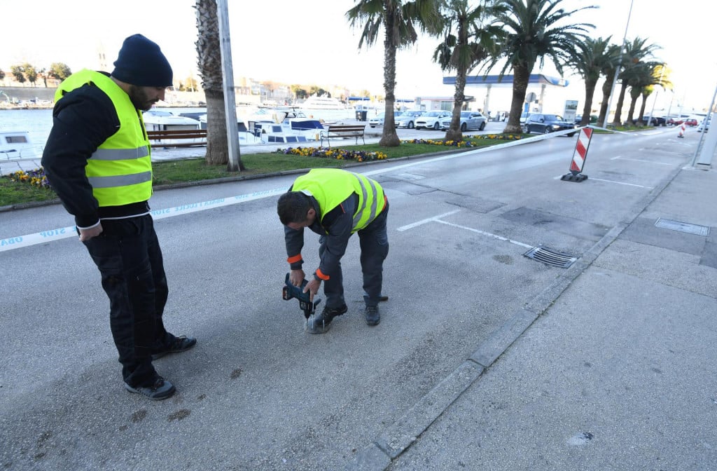 &lt;p&gt;Ugradnja prvih parkirnih senzora na parkirnim mjestima u nadležnosti Obala i lucica d.o.o. Ugradnja senzora izvodila se u sklopu projekta Implementacija pametnih prometnih rješenja upotrebom novih tehnologija te IKT Zadar Urban Mobility 4.0 (ZUM 4.0).&lt;/p&gt;