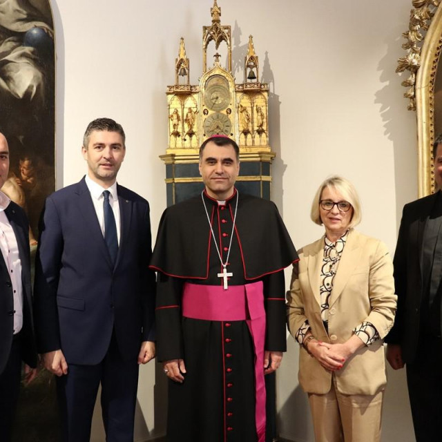 &lt;p&gt;Gradonačelnik Mato Franković uoči blagdana Uskrsa posjetio je biskupa mons. Roka Glasnovića&lt;/p&gt;