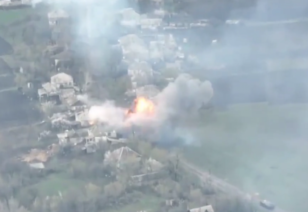 &lt;p&gt;Nova snimka iz Ukrajine: zapaljen konvoj ruskih tenkova&lt;/p&gt;