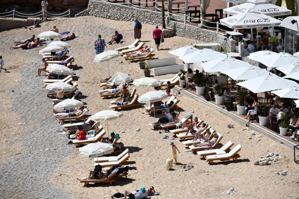 &lt;p&gt;Sezona kupanja u Dubrovniku ove je godine počela prije Uskrsa&lt;/p&gt;