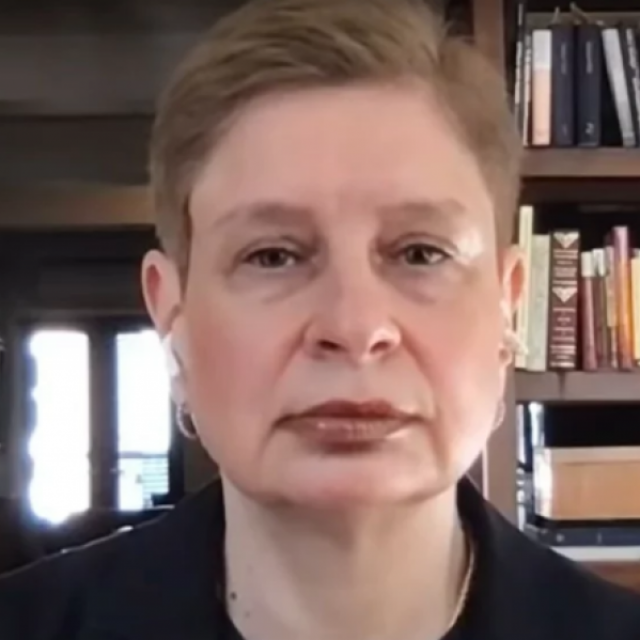 <p>Nina Hru&scaron;čova<br />
Screenshot</p>