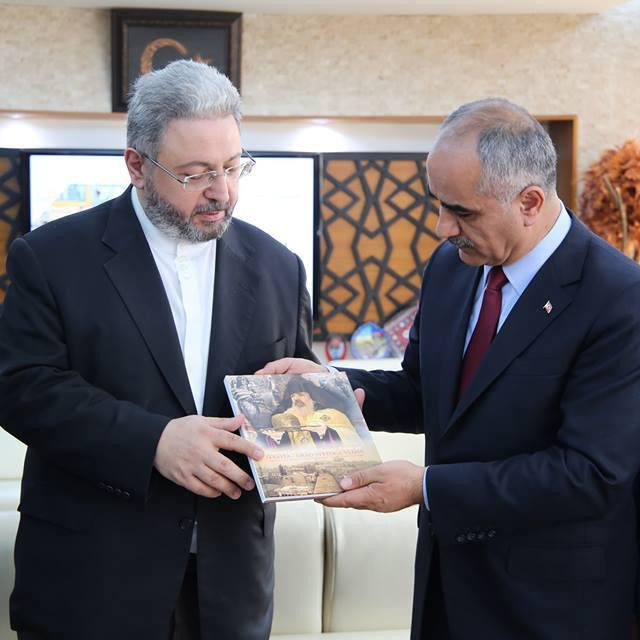 &lt;p&gt;Hay Tatul Anushyan uručio je knjigu ”SEBASTA – GRAD SVETOGA VLAHA” gradonačelniku Sivasa 2018.&lt;/p&gt;
