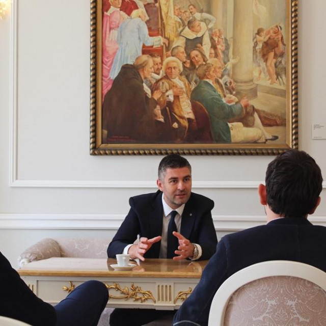 &lt;p&gt;Novo vodstvo DPDS-a kod dubrovačkog gradonačelnika Mata frankovića&lt;/p&gt;