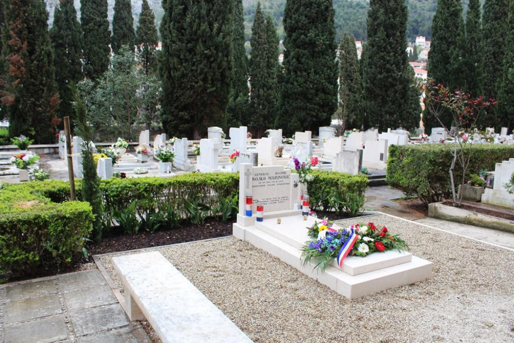 &lt;p&gt;Franković položio vijenac na posljednje počivalište generala Nojka Marinovića&lt;/p&gt;