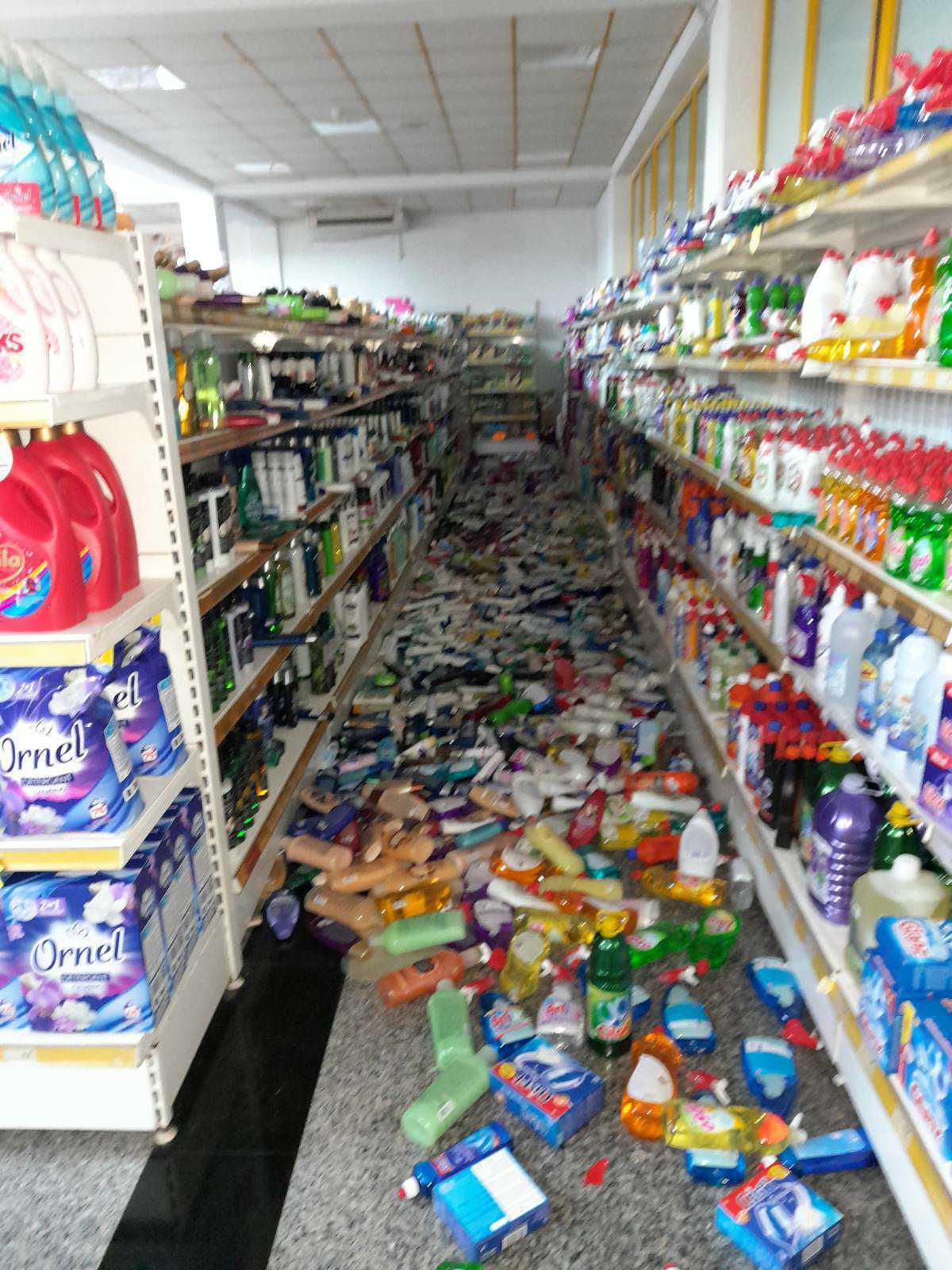 Jak potres u BiH magnitude 6,1 po Richteru.Jedna osoba poginula 21751362
