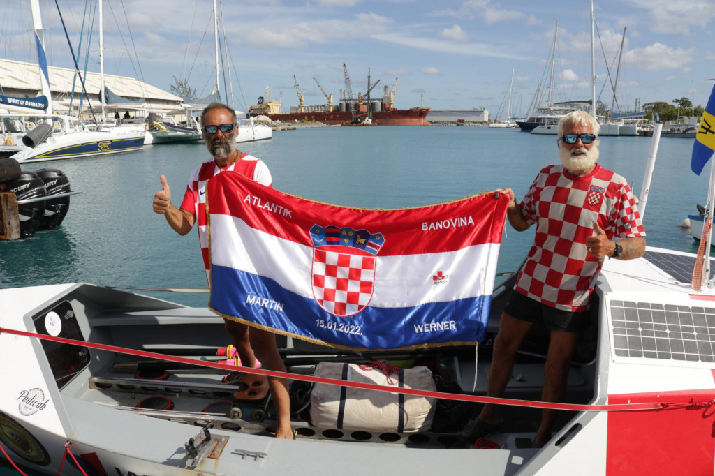 &lt;p&gt;Werner Ilić (54) i Martin Cruickshank (60) preveslali su Atlantik za 83 dana. Evo ih na Barbadosu s hrvatskim barjakom&lt;/p&gt;