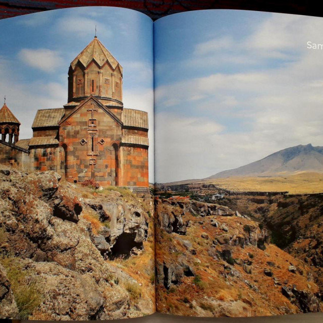 &lt;p&gt;Armenia sacra&lt;/p&gt;