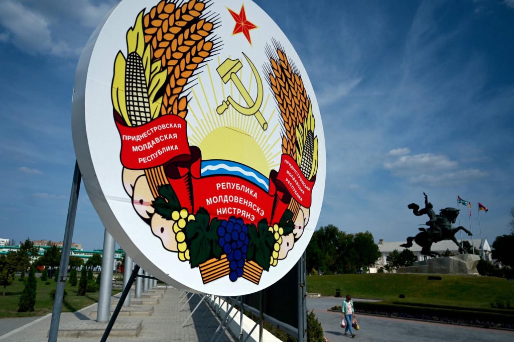 &lt;p&gt;Grb Transnistrije, odnosno Pridnjestrovlja, proruske odcijepljene regije Moldavije, u glavnom gradu Tiraspolu&lt;/p&gt;
