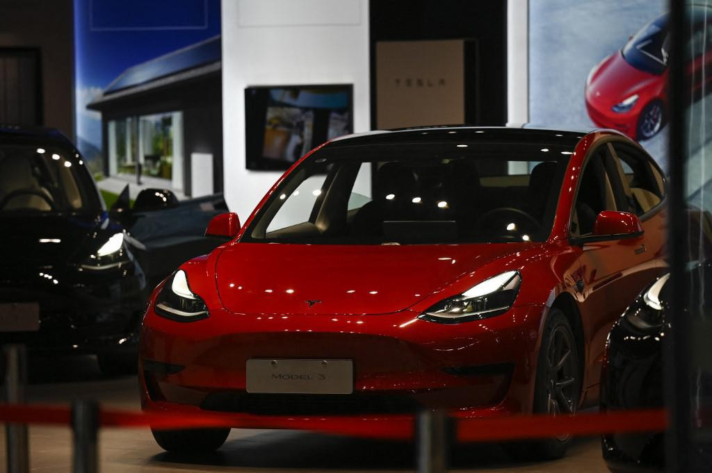 &lt;p&gt;Tesla Model 3&lt;/p&gt;