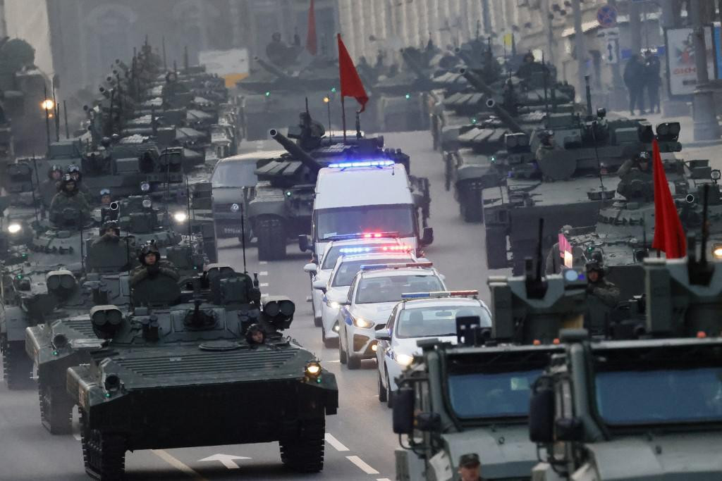 &lt;p&gt;Ruska vojna vozila na probi parade za Dan pobjede, snimljenoj 28. travnja u Moskvi&lt;/p&gt;