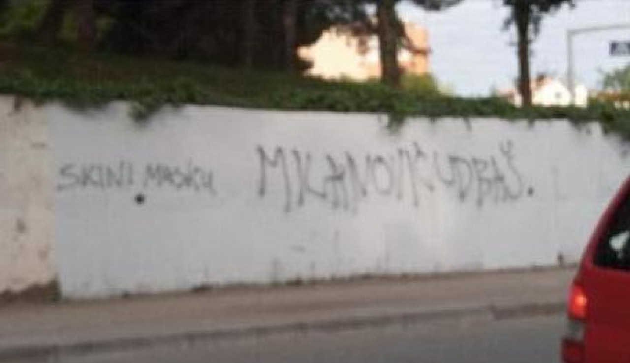 Slobodna Dalmacija - Pun ih je grad: po Splitu osvanuli grafiti protiv Zorana Milanovića, na svakom koraku piše ista poruka. Pogledajte gdje se sve nalaze