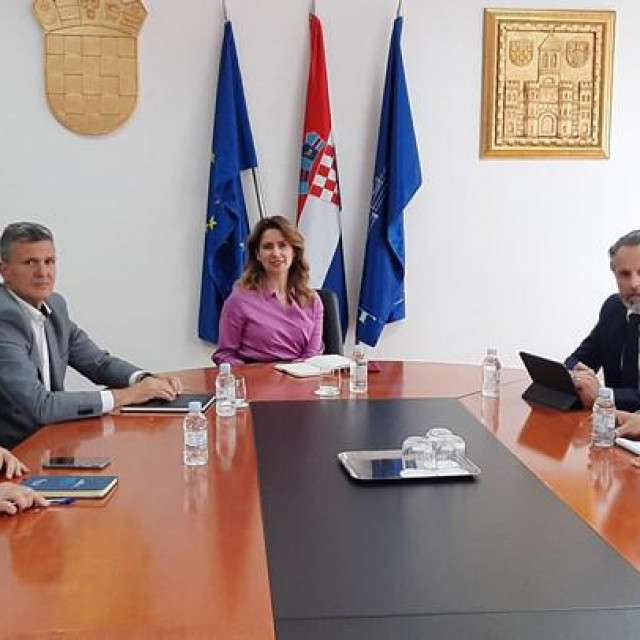 &lt;p&gt;Povjerenica Veža sa suradnicima i predsjednik Jakobušić u društvu člana Uprave Matane&lt;/p&gt;