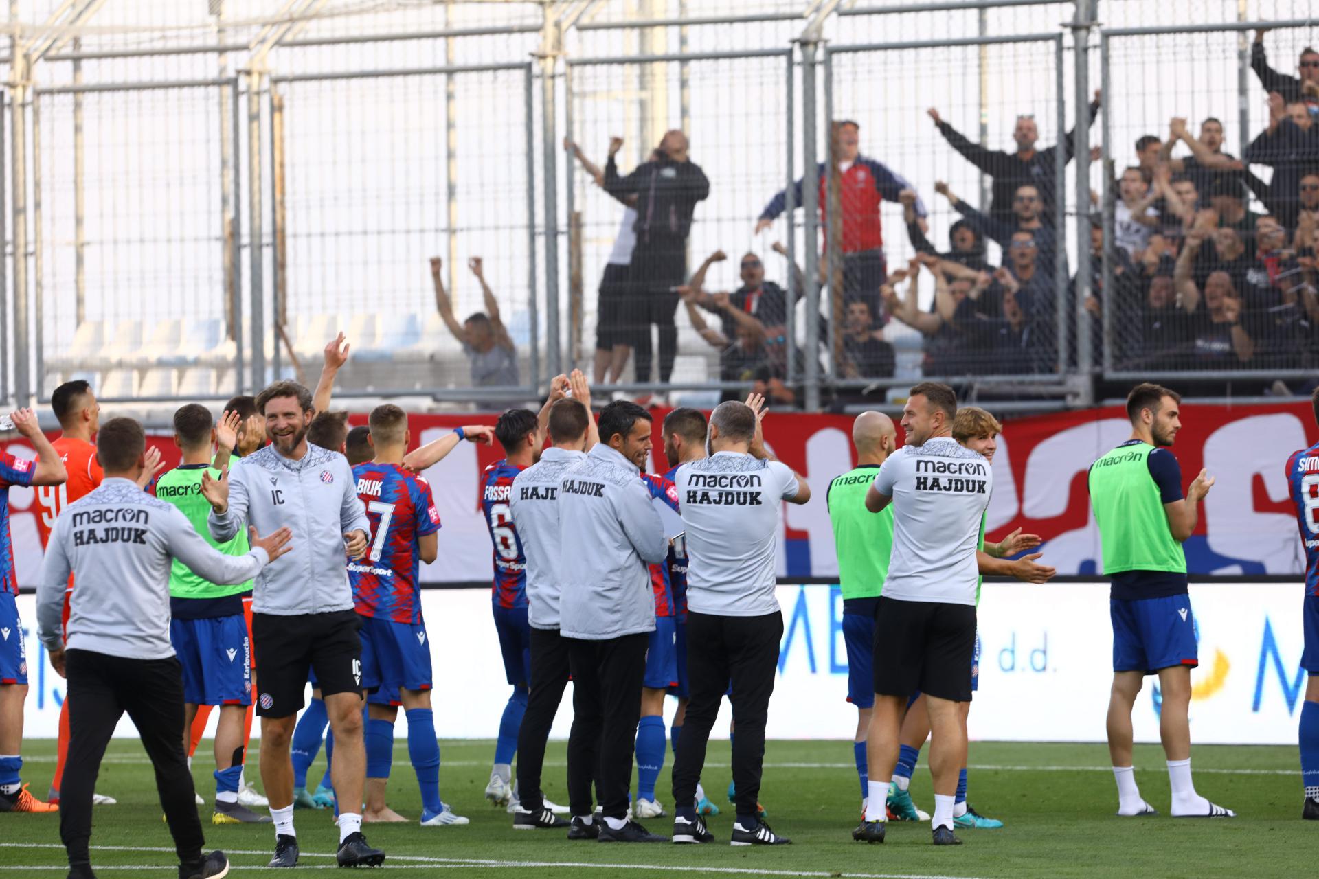 Slobodna Dalmacija - Pitali smo dvojicu navijača Hajduka što misle o porazu  od Rijeke: 'Pobijedili smo sami sebe, ali idemo dalje, ne odričemo se  titule