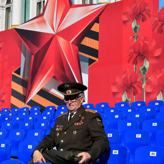 &lt;p&gt;Ruska vojska ostaje bez generala i pukovnika, veteran na današnjoj proslavi Dana pobjede&lt;/p&gt;

&lt;p&gt; &lt;/p&gt;