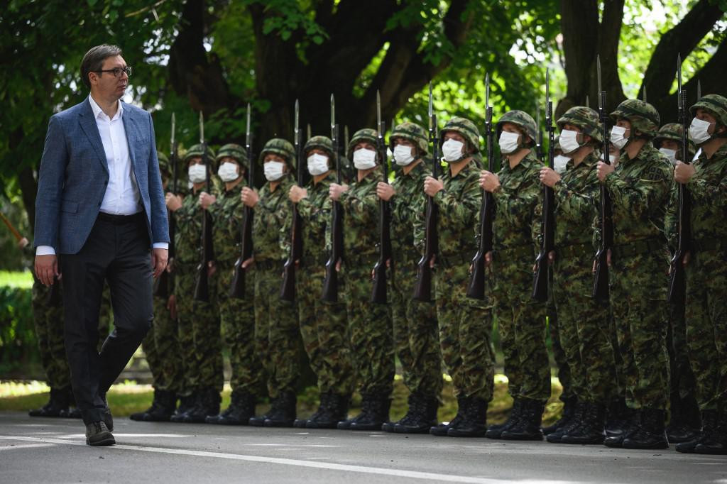 &lt;p&gt;Srbijanski predsjednik Aleksandar Vučić govorio je o redovnoj vojsci kao načinu da ”muškarci dobiju na zrelosti, nauče što je rodoljublje, što je posao, što su obaveze”&lt;/p&gt;