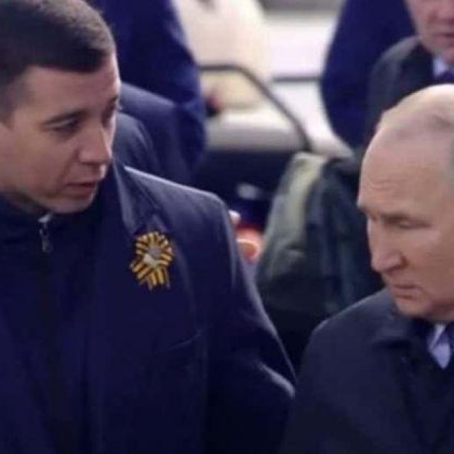 &lt;p&gt;Dmitrij Kovaljev i Vladimir Putin u razgovoru nakon Parade pobjede 9. svibnja&lt;/p&gt;