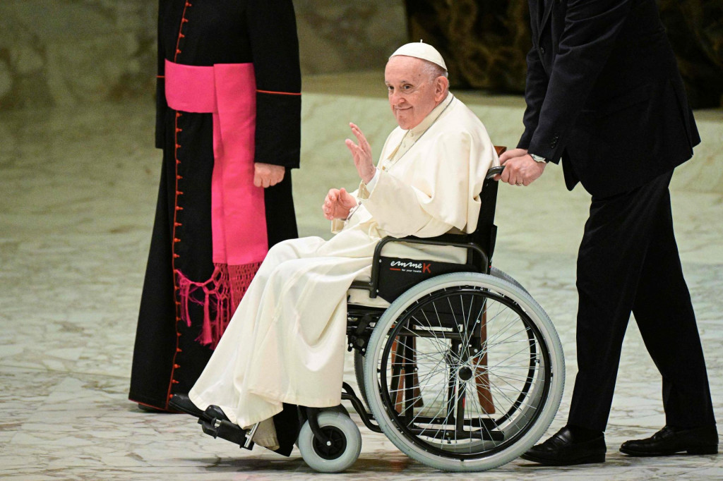 &lt;p&gt;I sama naznaka slabijega zdravstvenog stanja pape Frane bila je dovoljna za početak previranja u Vatikanu AFP&lt;/p&gt;