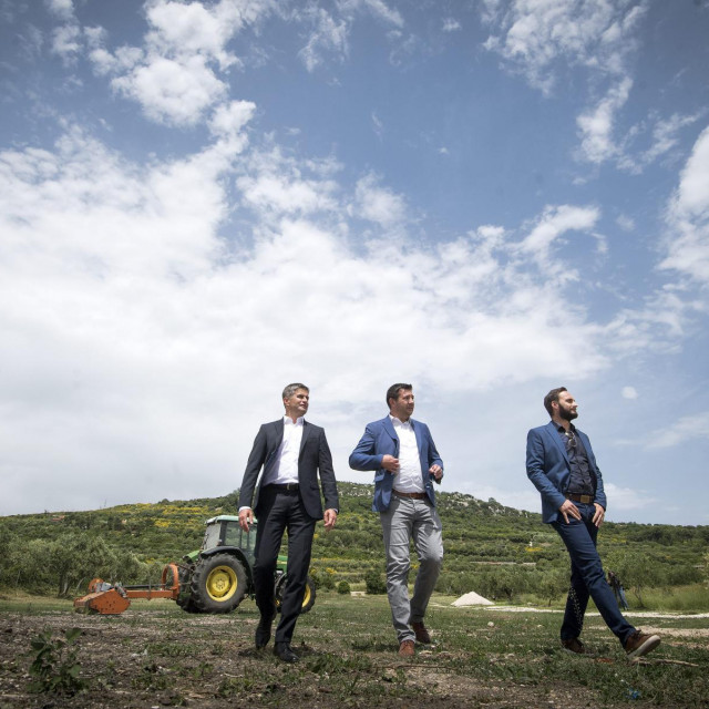 &lt;p&gt;Vice Mihanović, Denis Ivanović i Alen Lučić na lokaciji buduće kompostane u Kaštelima&lt;/p&gt;
