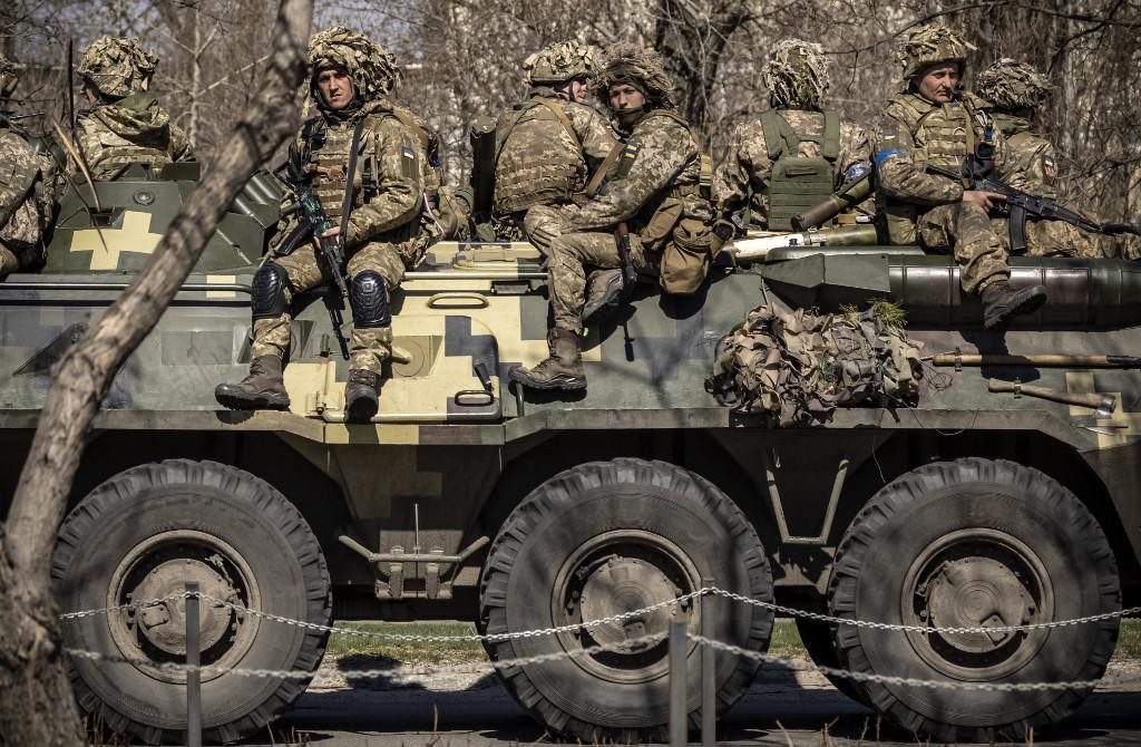 &lt;p&gt;Ukrajinski vojnici na oklopnjaku&lt;/p&gt;