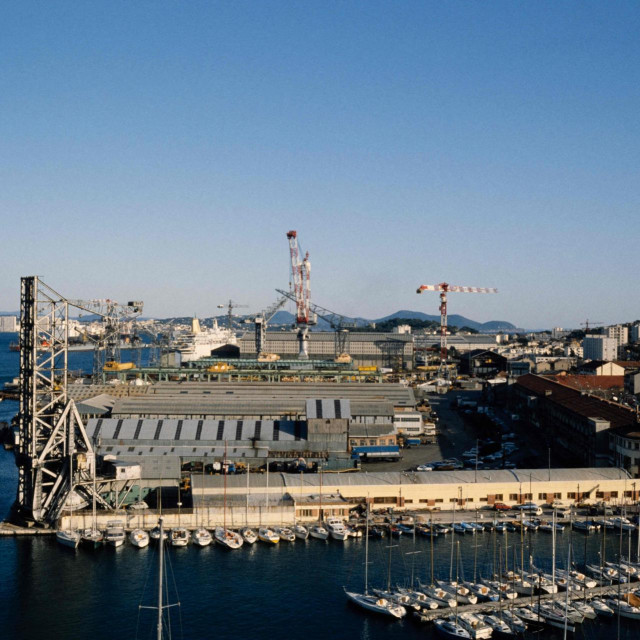 &lt;p&gt;Francusko brodogradilište La Seyne-sur-Mer (fotografija iz 1984. godine)&lt;/p&gt;