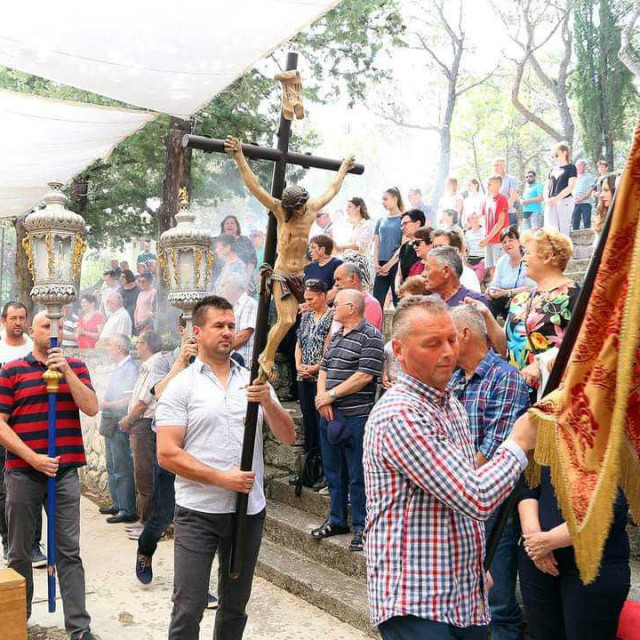 <p>Svetkovina Gospe od Karavaja u župi Tisno</p>