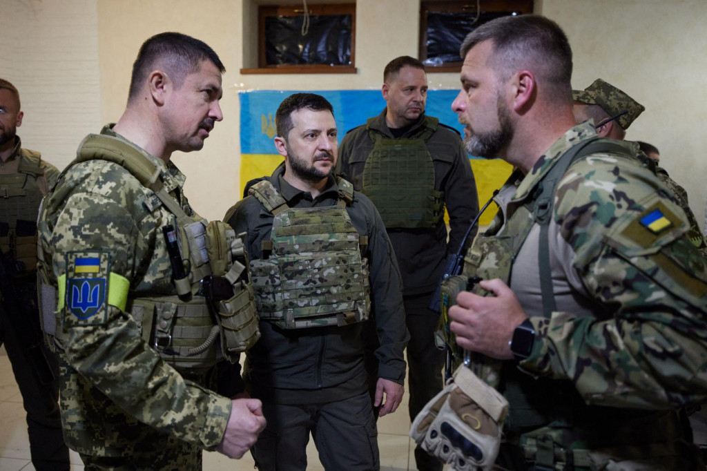 &lt;p&gt;This handout picture taken and released by the Ukrainian Presidential press-service on May 29, 2022 shows Ukrainian President Volodymyr Zelensky (C) talking with servicemen during his visit to the Kharkiv region. (Photo by Ukrainian presidential press-service/AFP)/RESTRICTED TO EDITORIAL USE - MANDATORY CREDIT ”AFP PHOTO /Ukrainian Presidential press-service ” - NO MARKETING - NO ADVERTISING CAMPAIGNS - DISTRIBUTED AS A SERVICE TO CLIENTS&lt;/p&gt;