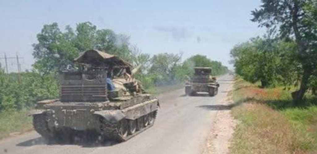 &lt;p&gt;starudija T-62 na cesti u južnoj Ukrajini      &lt;/p&gt;