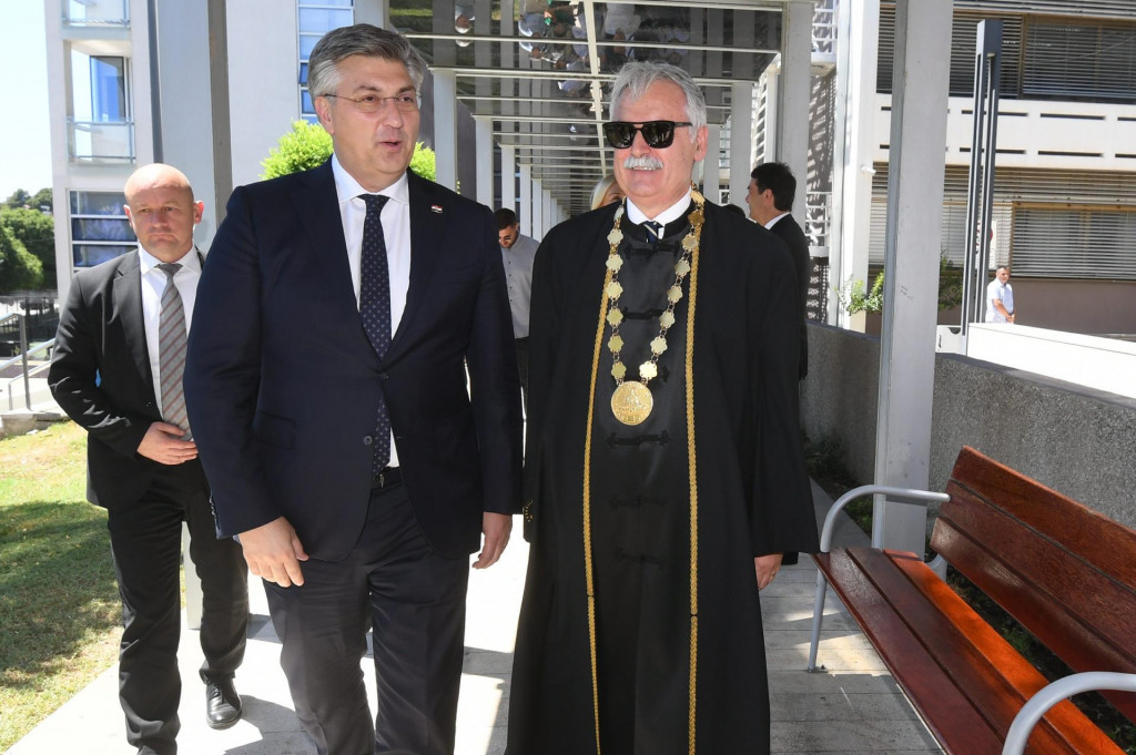 &lt;p&gt;Andrej Plenković i Dragan Ljutić na svecanosti obiljezavanja Dana Sveucilista u Splitu&lt;/p&gt;