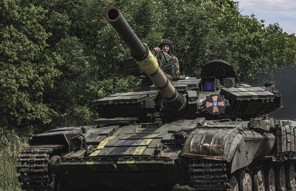 &lt;p&gt;Ukrajinski tenk u Donbasu&lt;/p&gt;