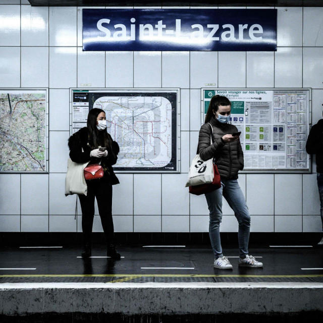 &lt;p&gt;Postaja Saint-Laraze pariškog metro u vrijeme pandemije: maske su prestale biti obavezne za sve u javno prijevozu sredinom svibnja ove godine&lt;/p&gt;