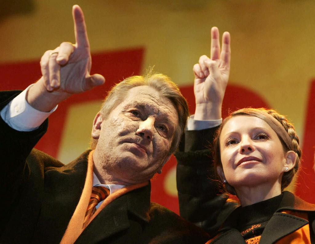 &lt;p&gt;Viktor Juščenko i Julija Timošenko u vrijeme svoje najveće političke slave, 2004. godine, u vrijeme Narančaste revolucije&lt;/p&gt;