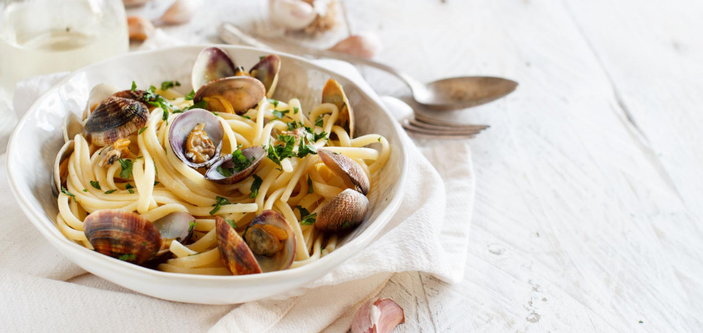 &lt;p&gt;Linguini with clams top view - Traditional italian seafood pasta&lt;/p&gt;