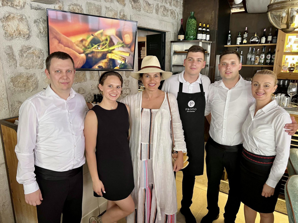 &lt;p&gt;Popularna glumica Mariska Hargitay posjetila Fish Restaurant Proto&lt;/p&gt;