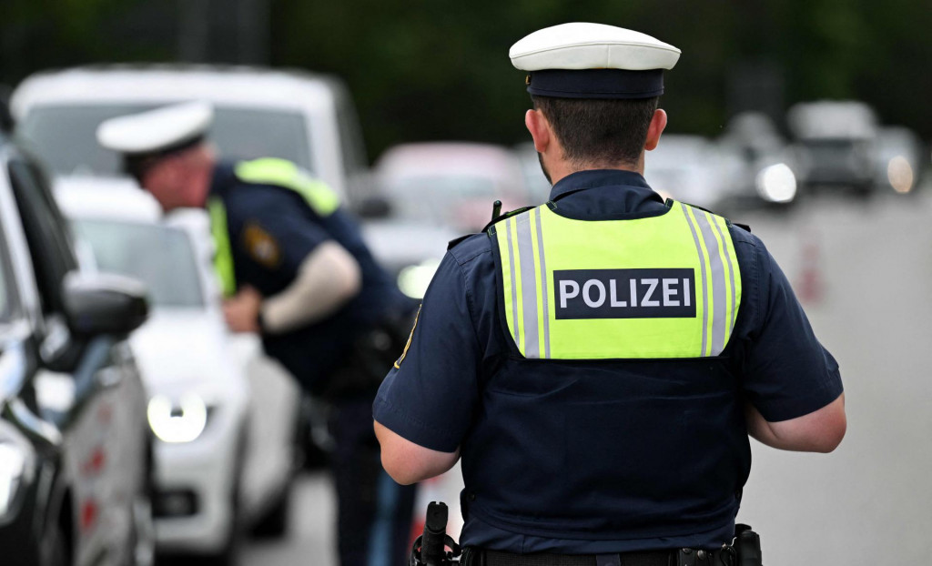 &lt;p&gt;Revna njemačka policija odbjegle vozače traži i među putnicima (ilustracija)&lt;/p&gt;