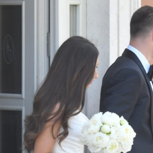 &lt;p&gt;Helena i Dominik Livaković na dan vjenčanja u lipnju u Zadru&lt;/p&gt;